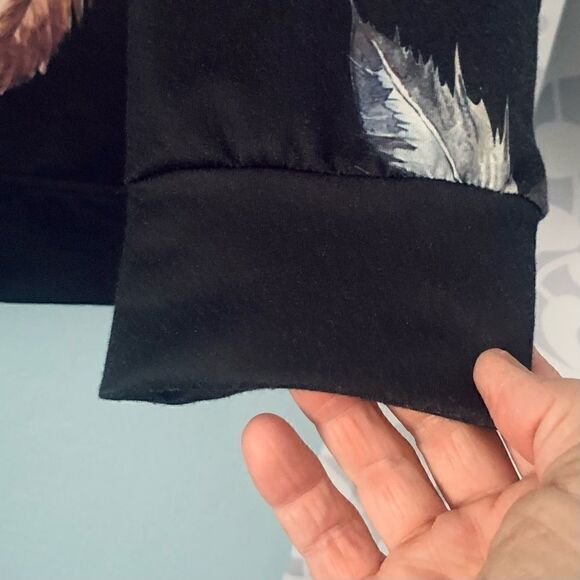 Sheilay Black Feather Print Pullover Sweatshirt Size Large - Picture 5 of 8